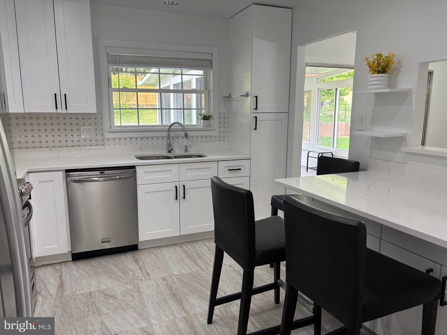 10310 Royal Road photo 19