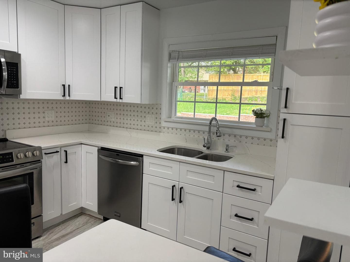 10310 Royal Road photo 21