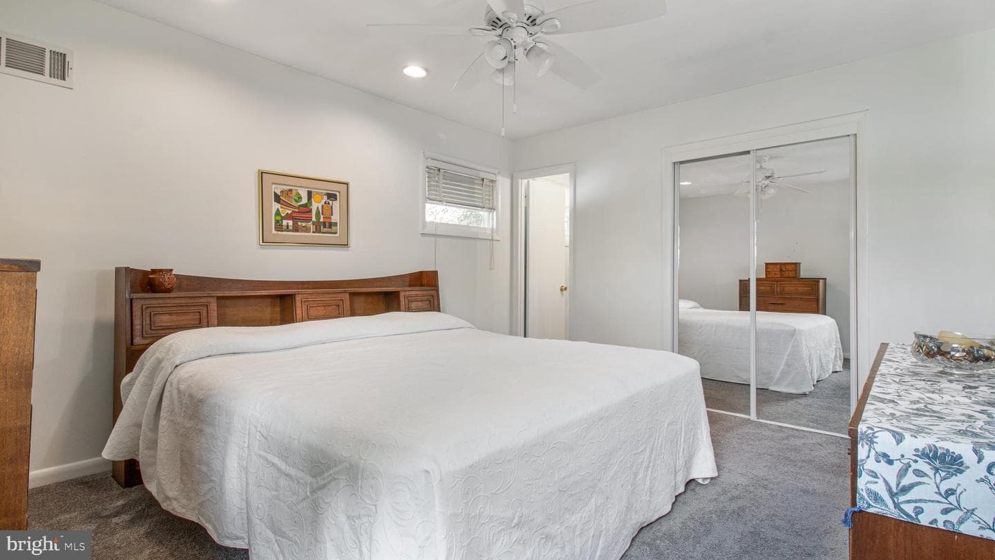 10310 Royal Road photo 24
