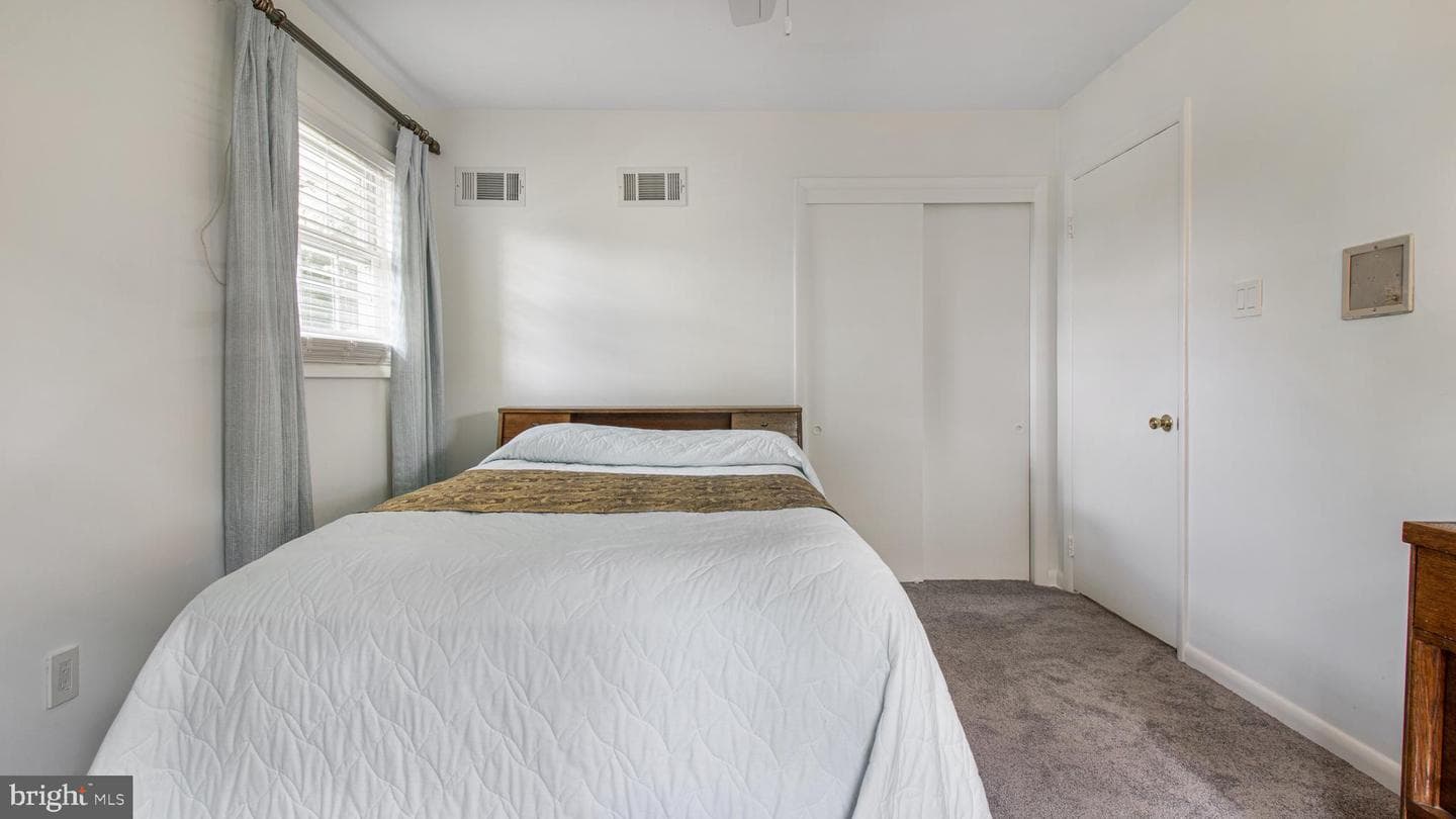 10310 Royal Road photo 30