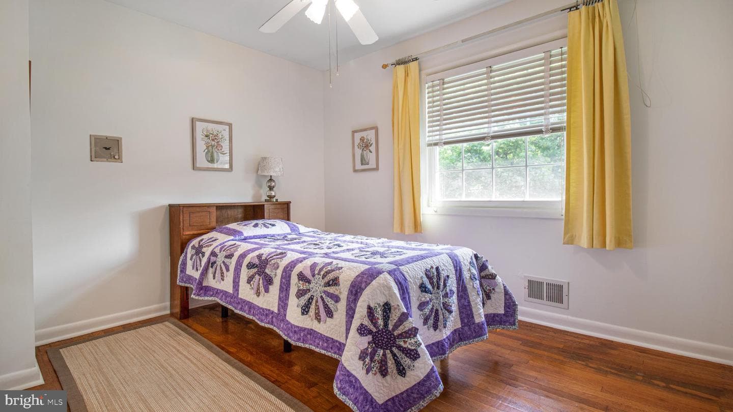 10310 Royal Road photo 31