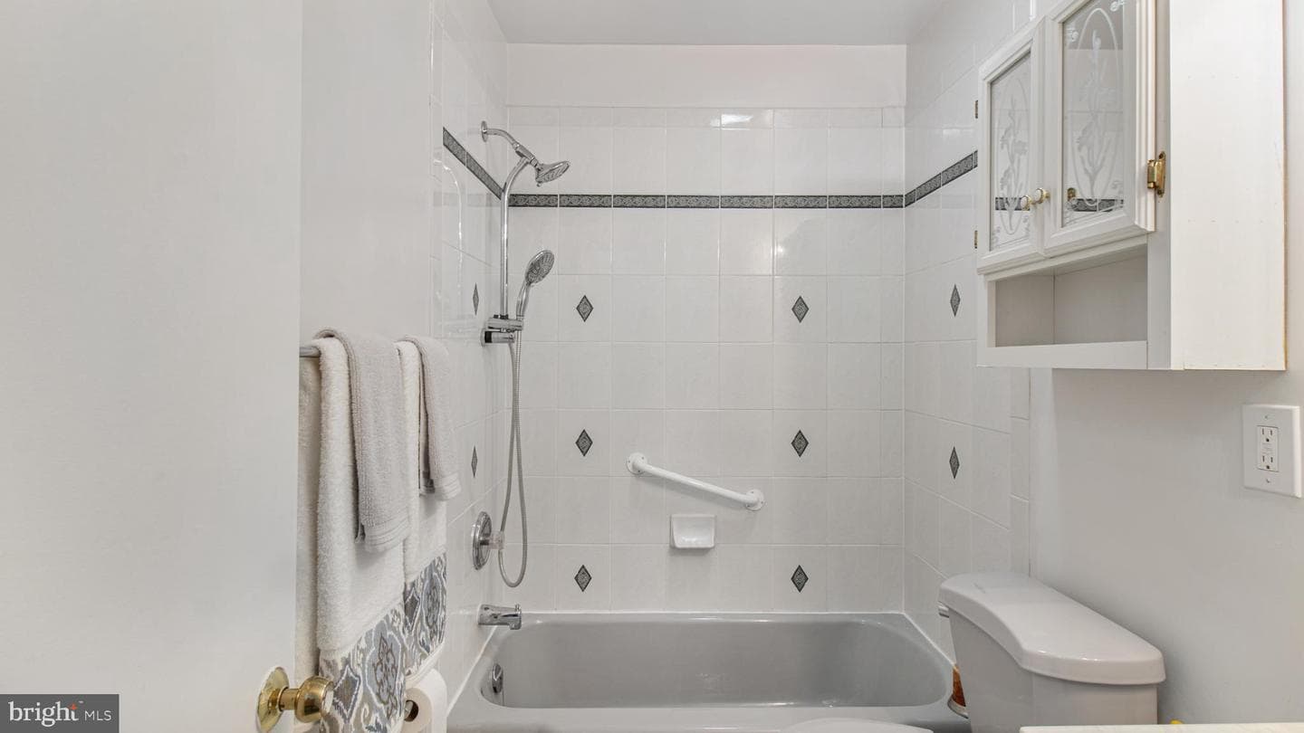 10310 Royal Road photo 33