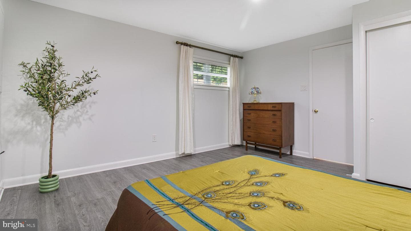 10310 Royal Road photo 40