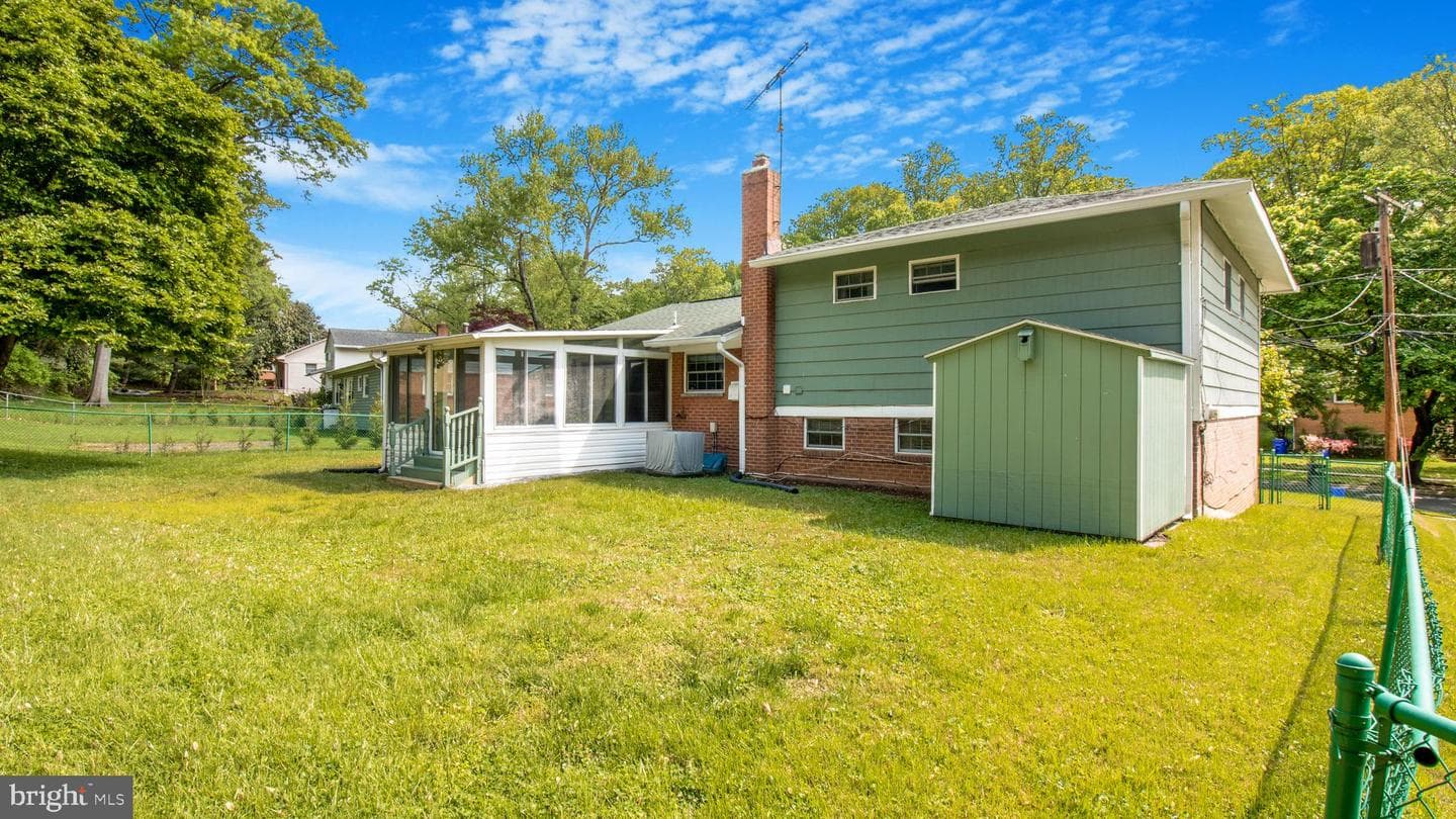 10310 Royal Road photo 50