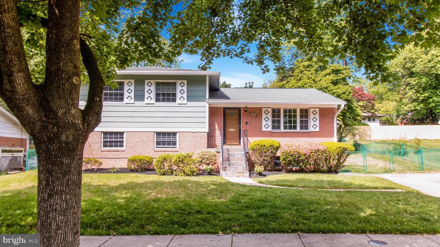 10310 Royal Road photo 51