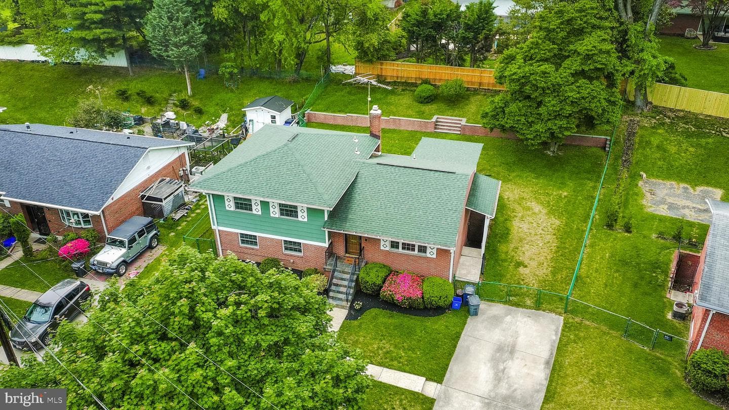 10310 Royal Road photo 56