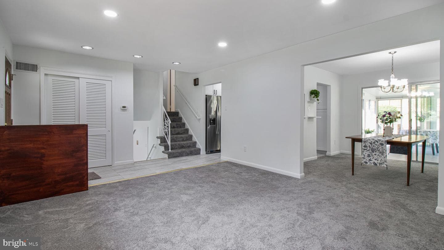 10310 Royal Road photo 7