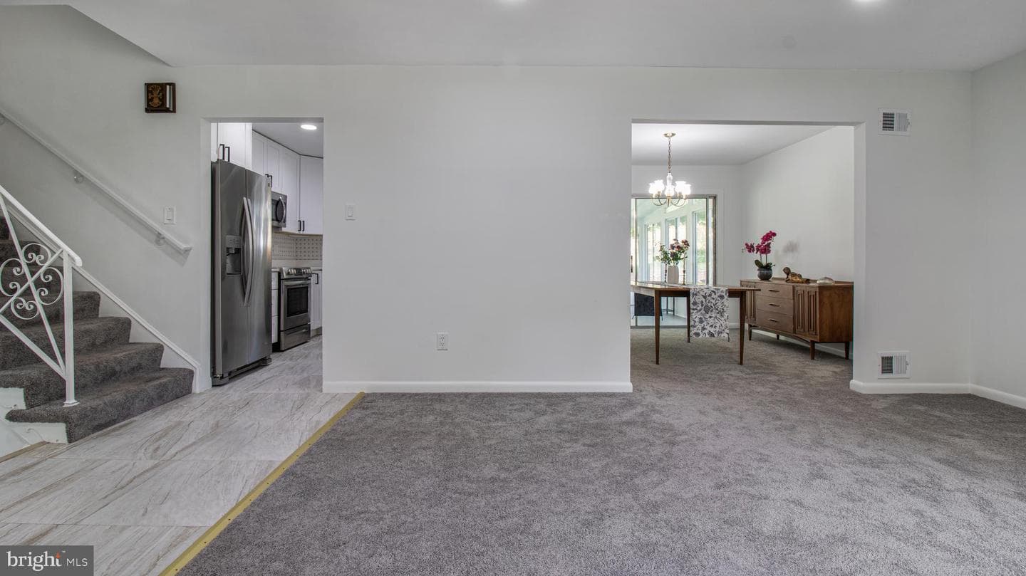10310 Royal Road photo 8