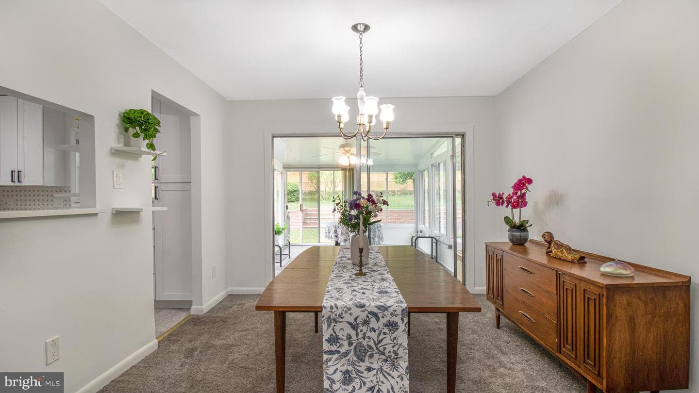 10310 Royal Road photo 9