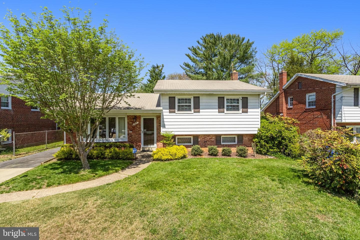 1109 Chiswell Lane photo 3
