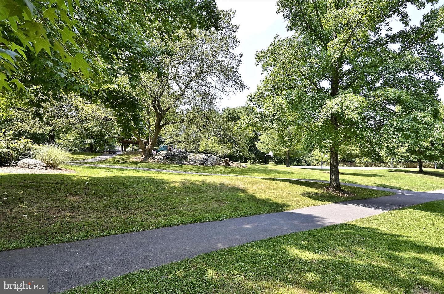 18565 Queen Elizabeth Drive photo 106