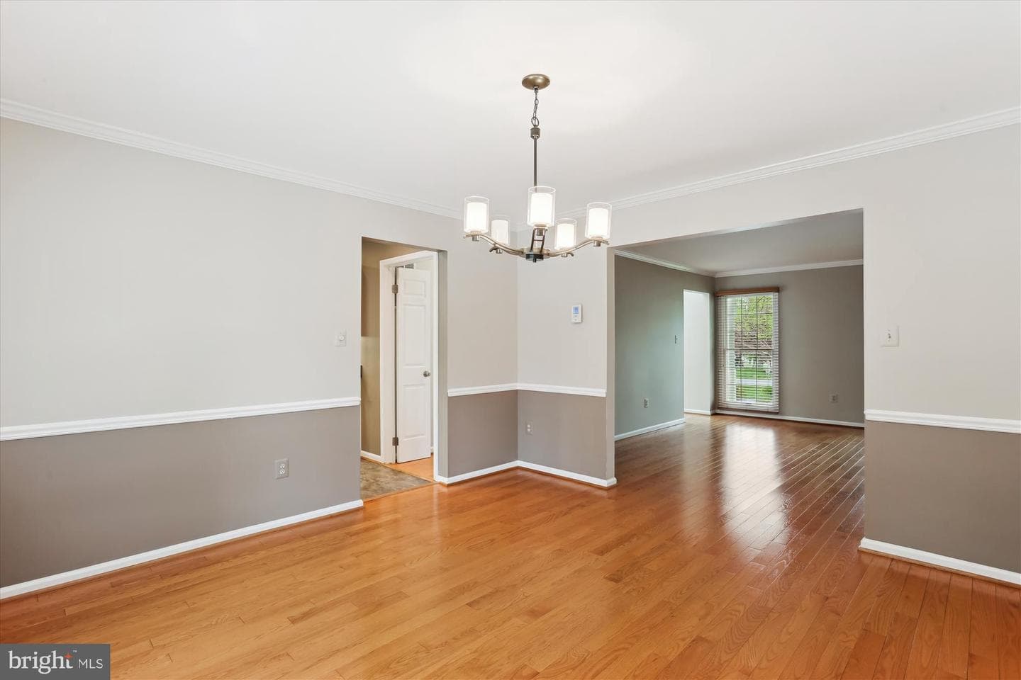 18565 Queen Elizabeth Drive photo 18