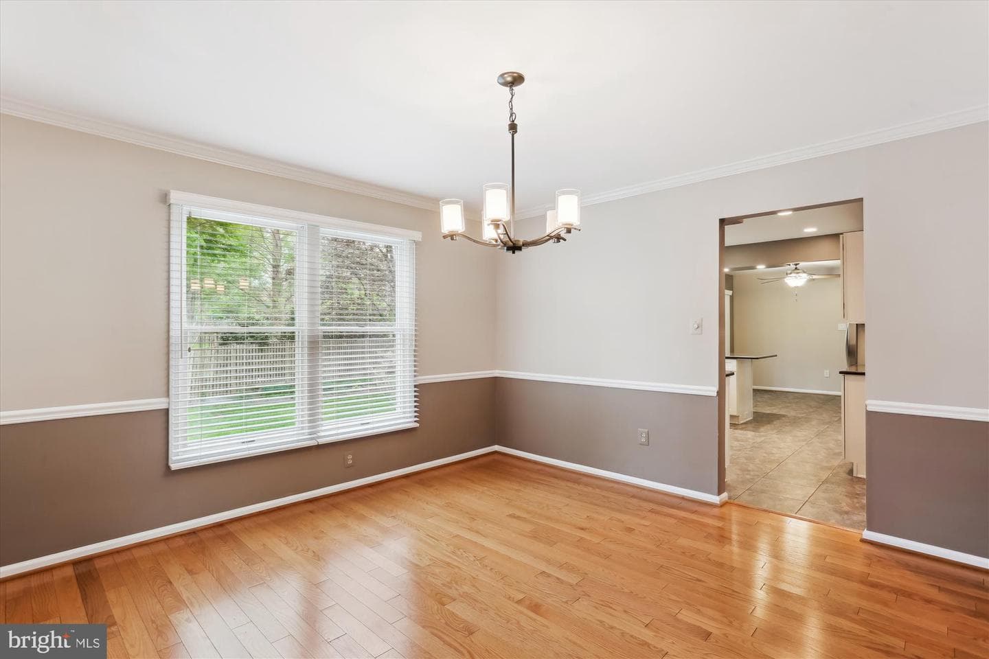 18565 Queen Elizabeth Drive photo 20