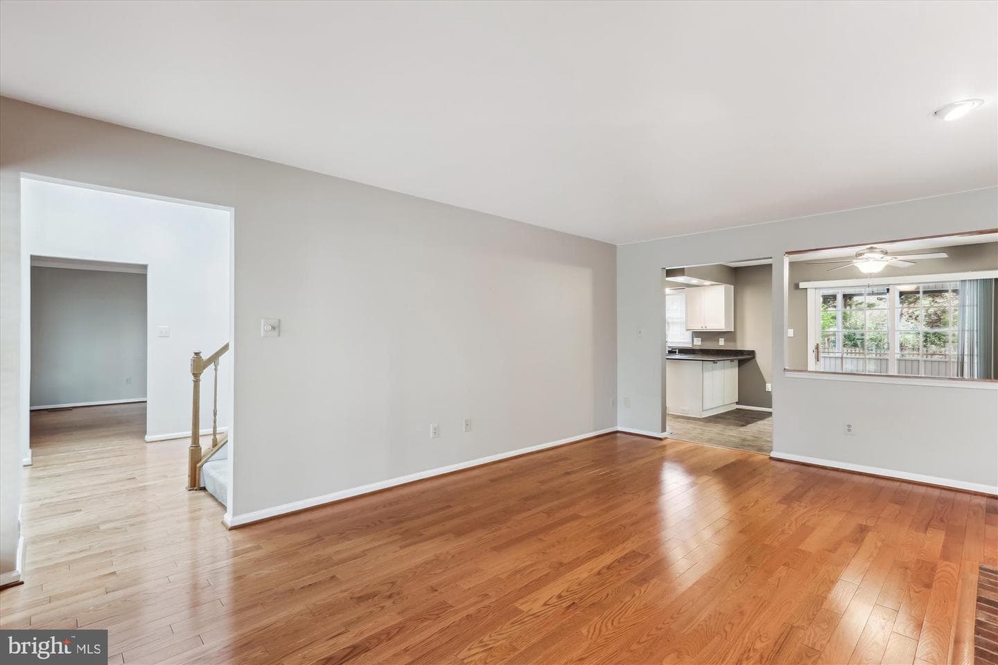 18565 Queen Elizabeth Drive photo 35