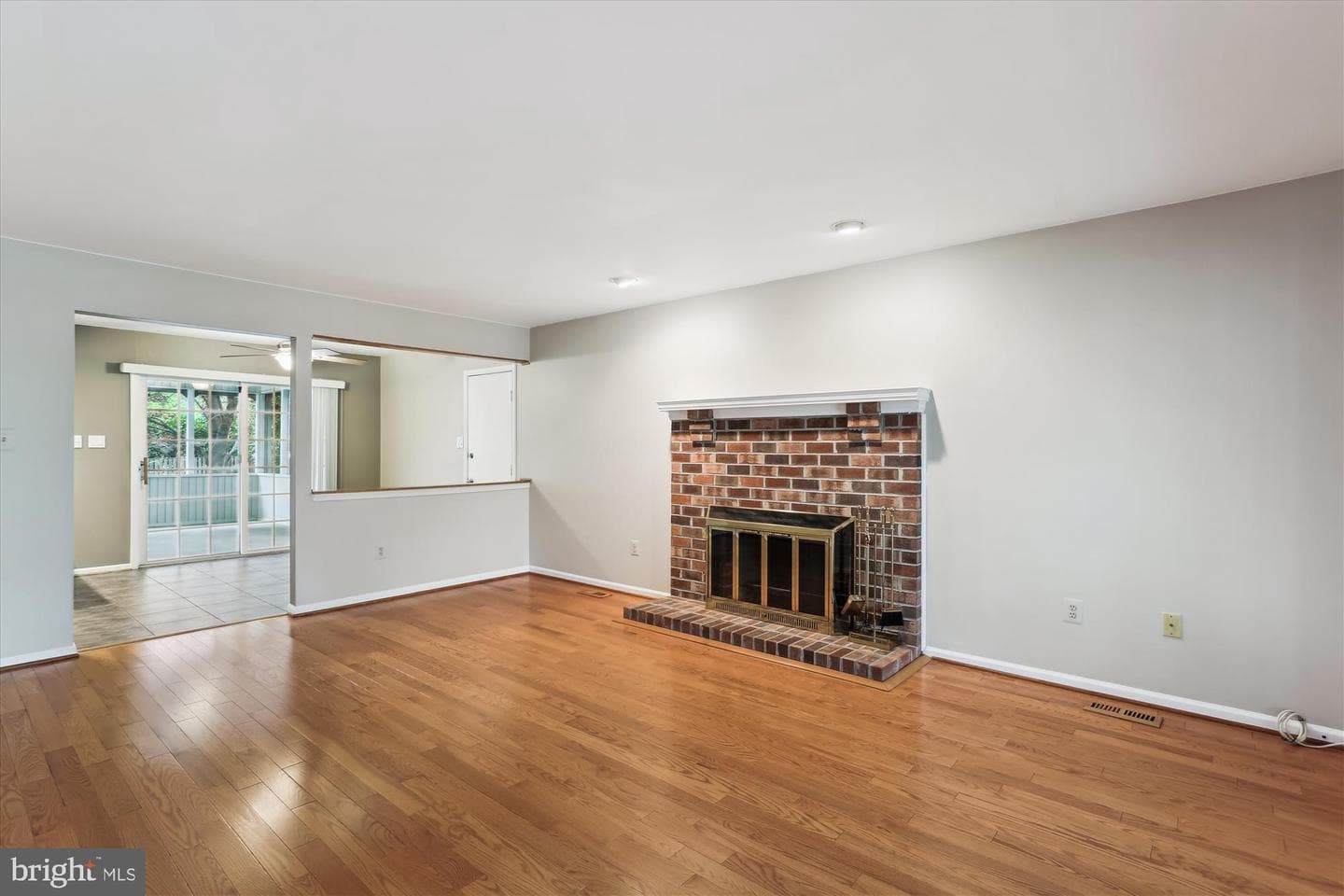 18565 Queen Elizabeth Drive photo 36