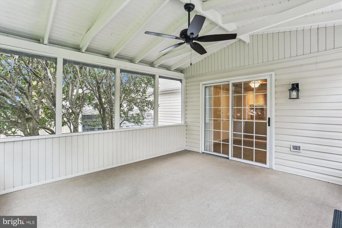 18565 Queen Elizabeth Drive photo 38