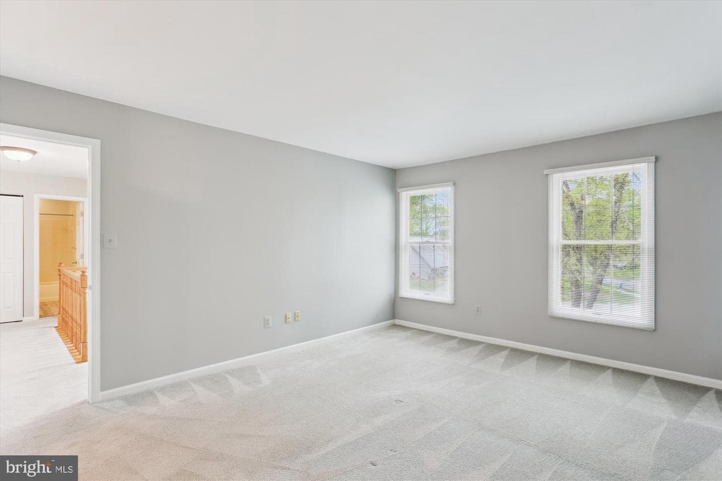 18565 Queen Elizabeth Drive photo 48