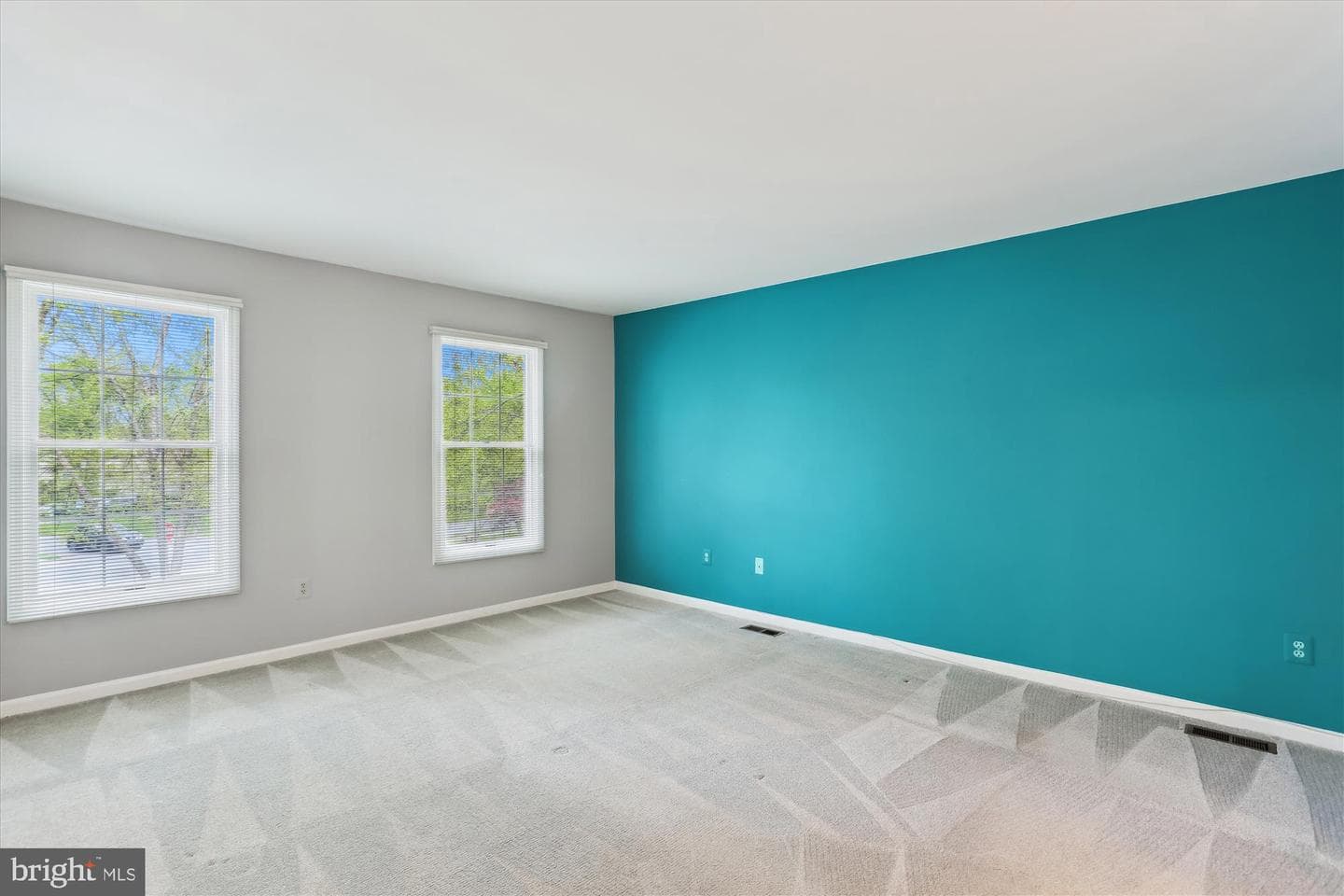 18565 Queen Elizabeth Drive photo 50