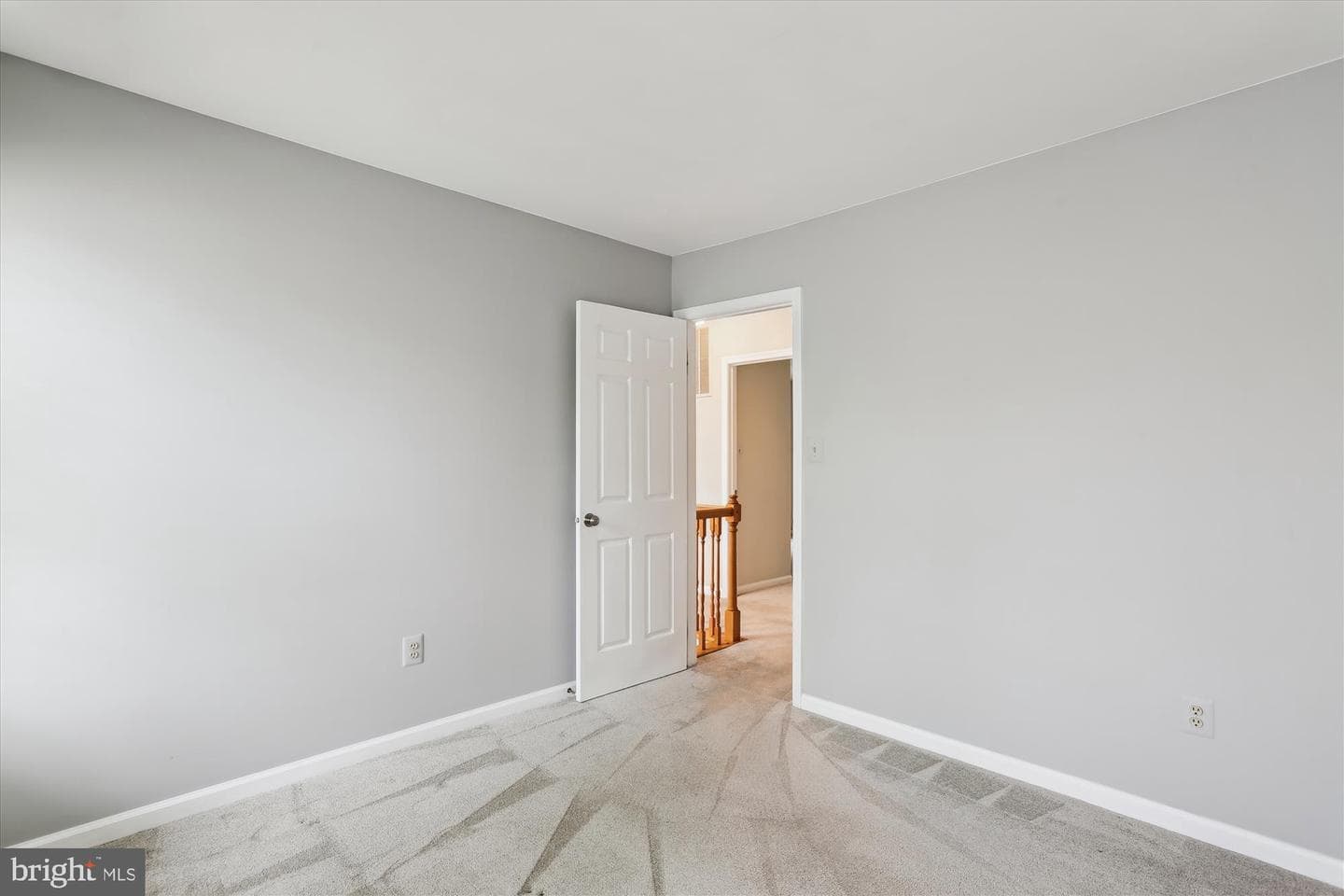 18565 Queen Elizabeth Drive photo 69