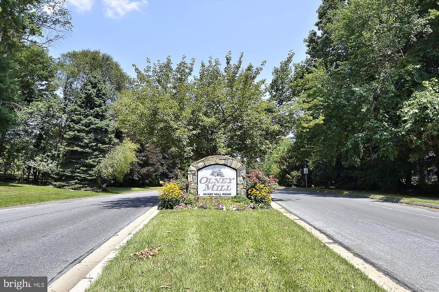 18565 Queen Elizabeth Drive photo 93