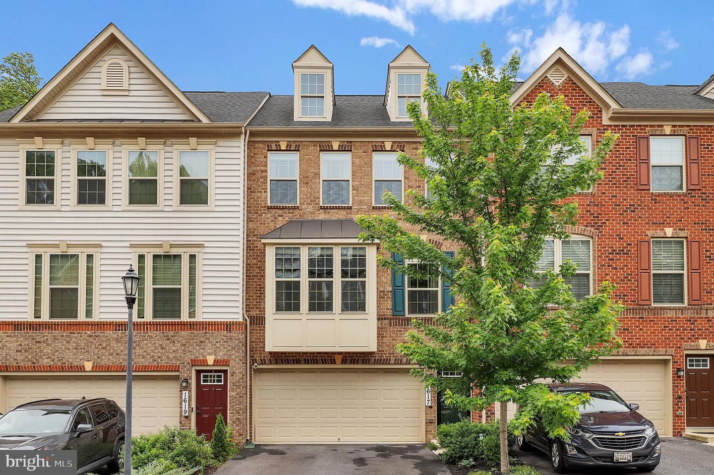 1617 Regent Manor Court photo 1
