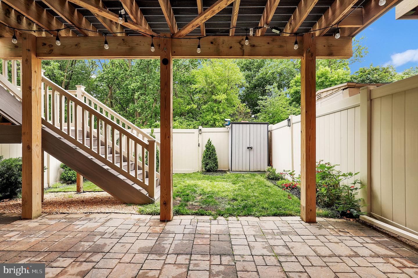 1617 Regent Manor Court photo 33