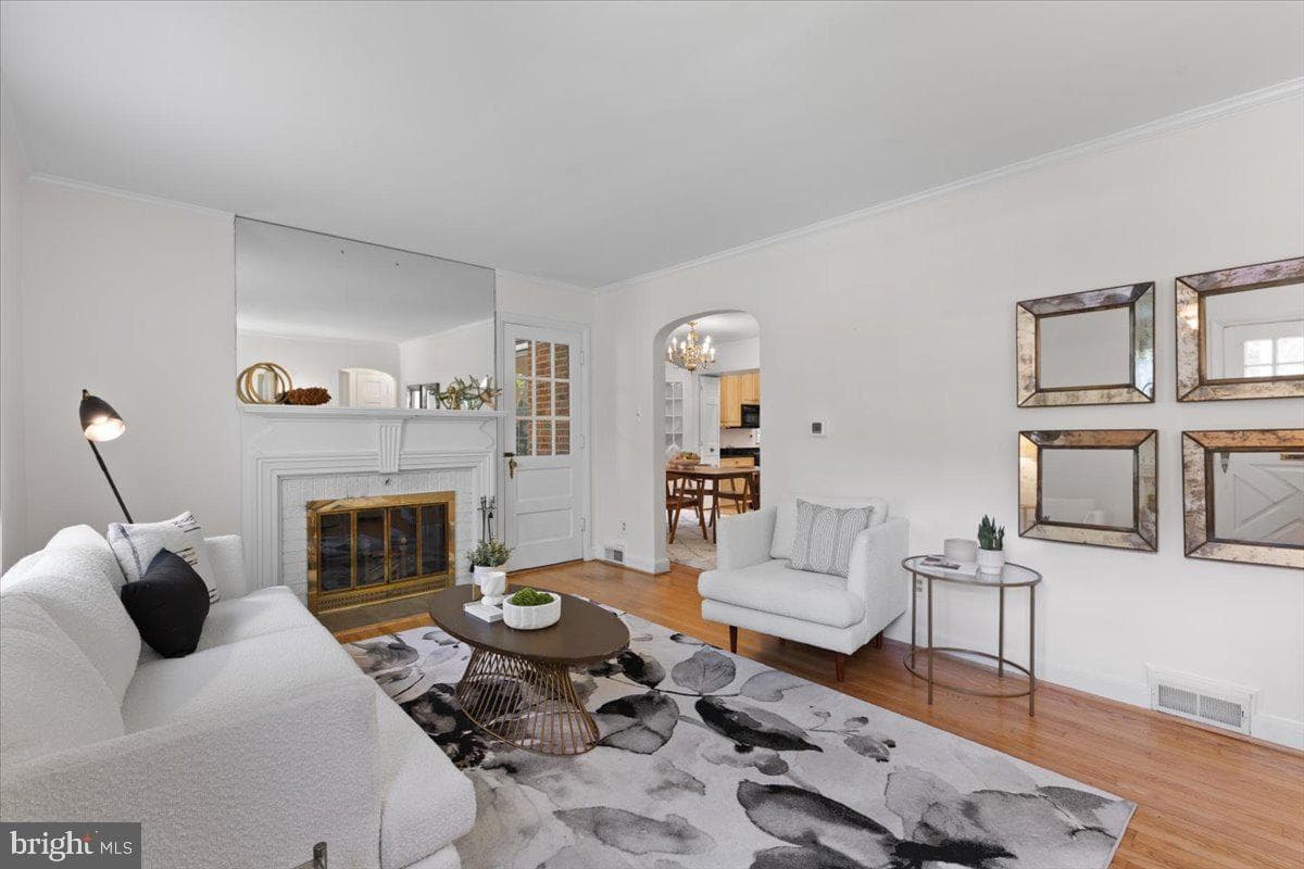 8904 Grant Street photo 2