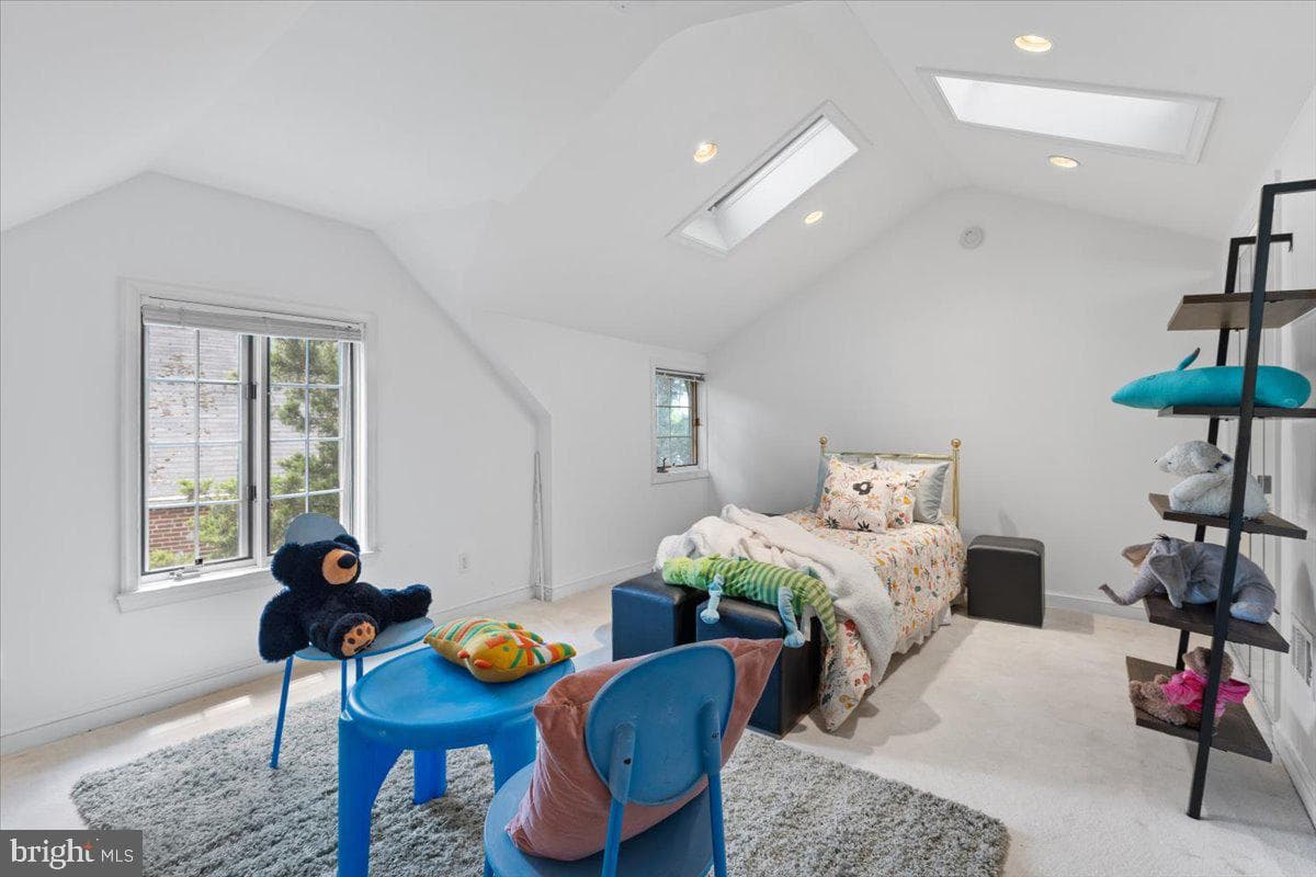 8904 Grant Street photo 27