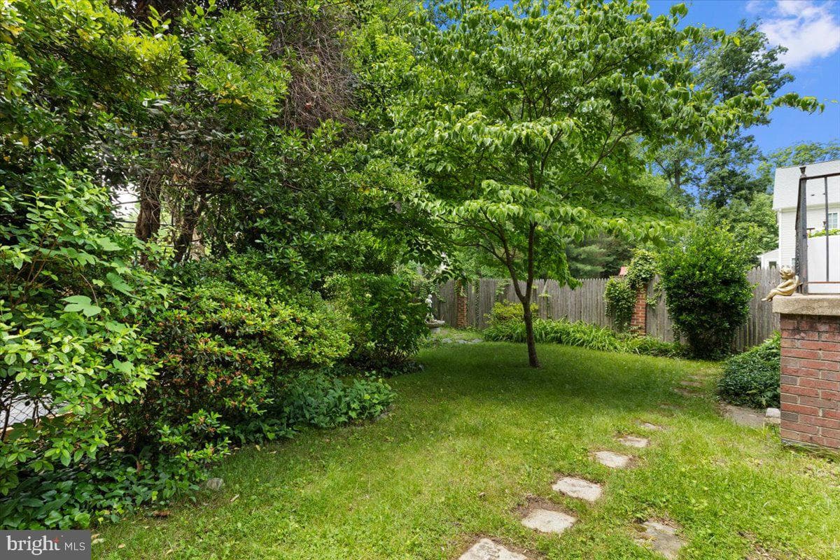 8904 Grant Street photo 35