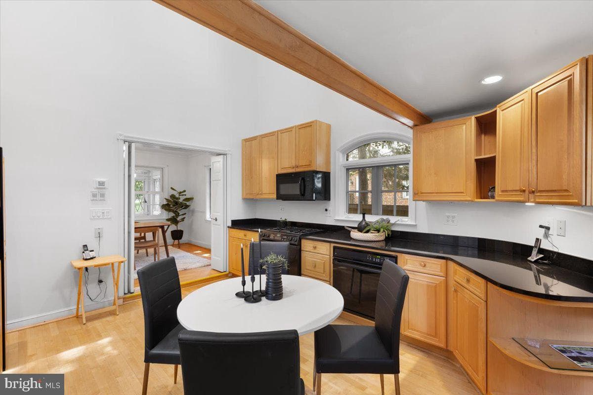 8904 Grant Street photo 6