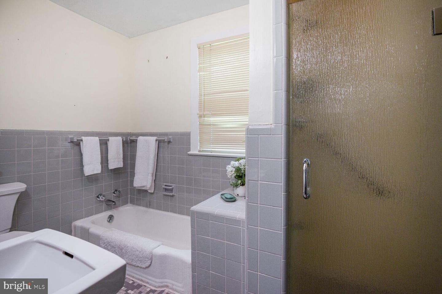 4117 Woodbine Street photo 11
