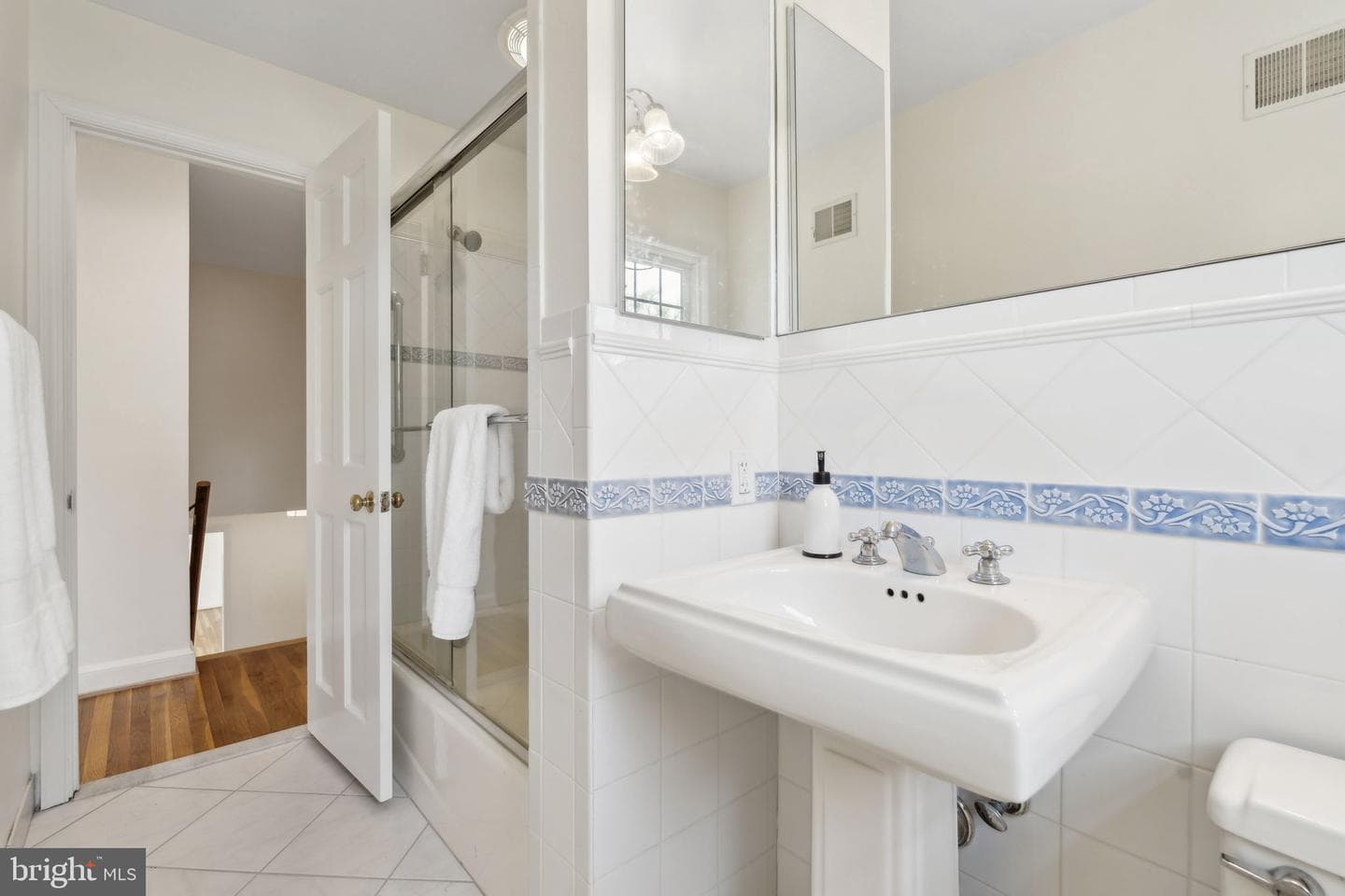9505 Seddon Court photo 16