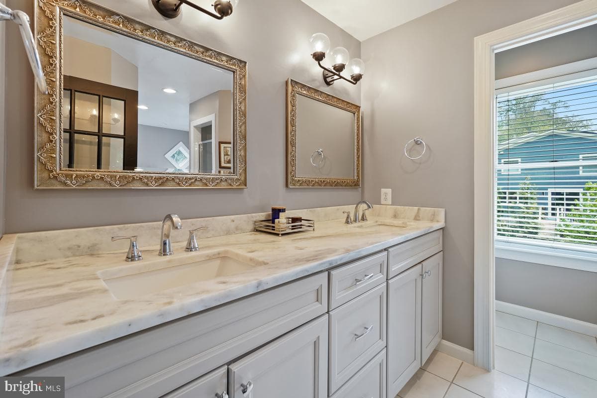 8903 Hempstead Avenue photo 32