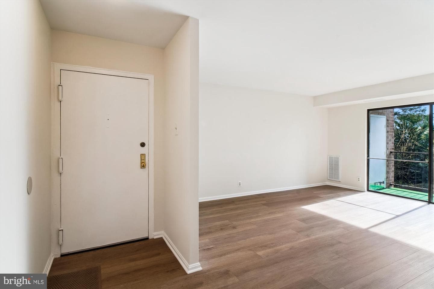 808 Quince Orchard Boulevard #808-10 photo 2