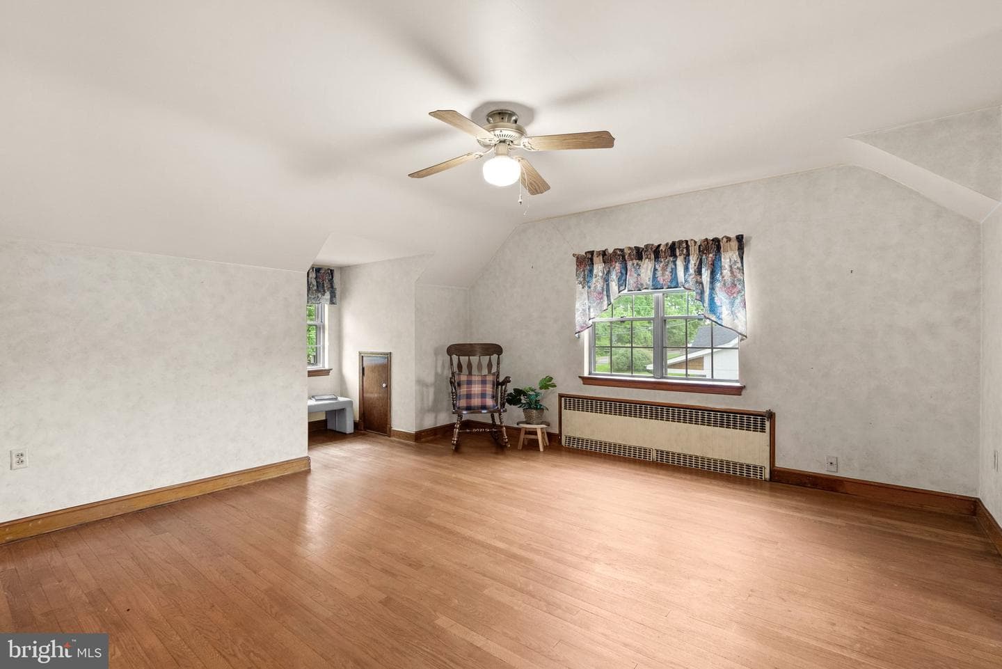 7032 Warfield Road photo 16