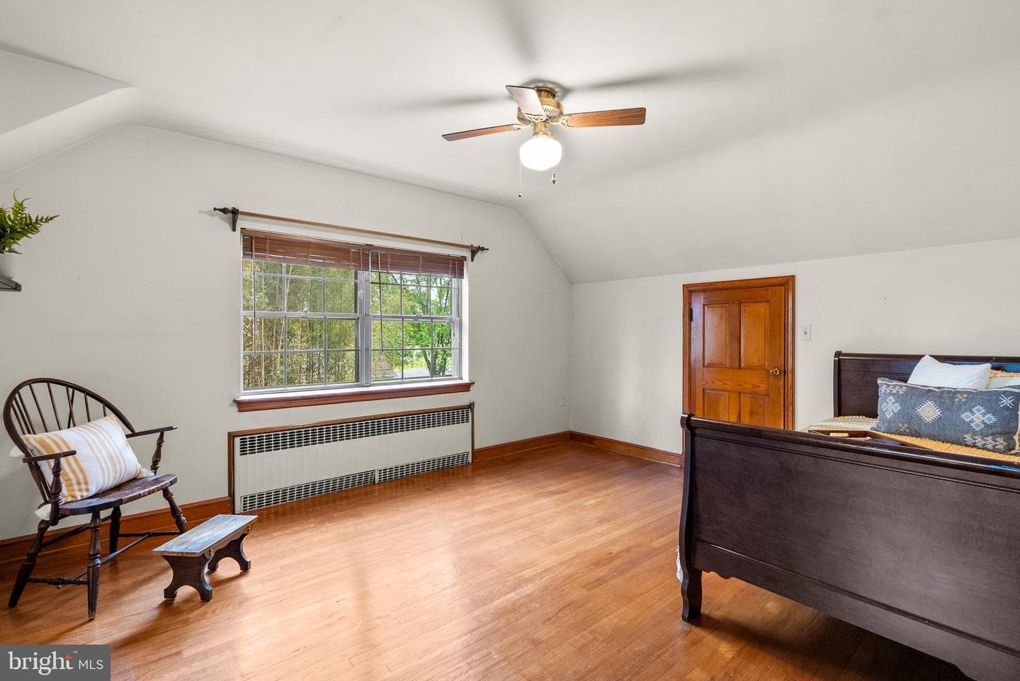 7032 Warfield Road photo 20