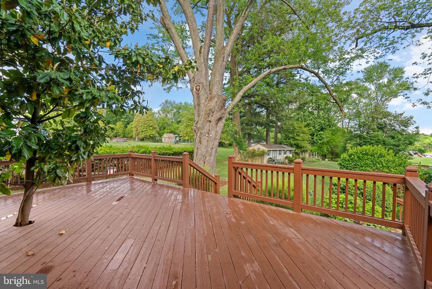 7032 Warfield Road photo 25