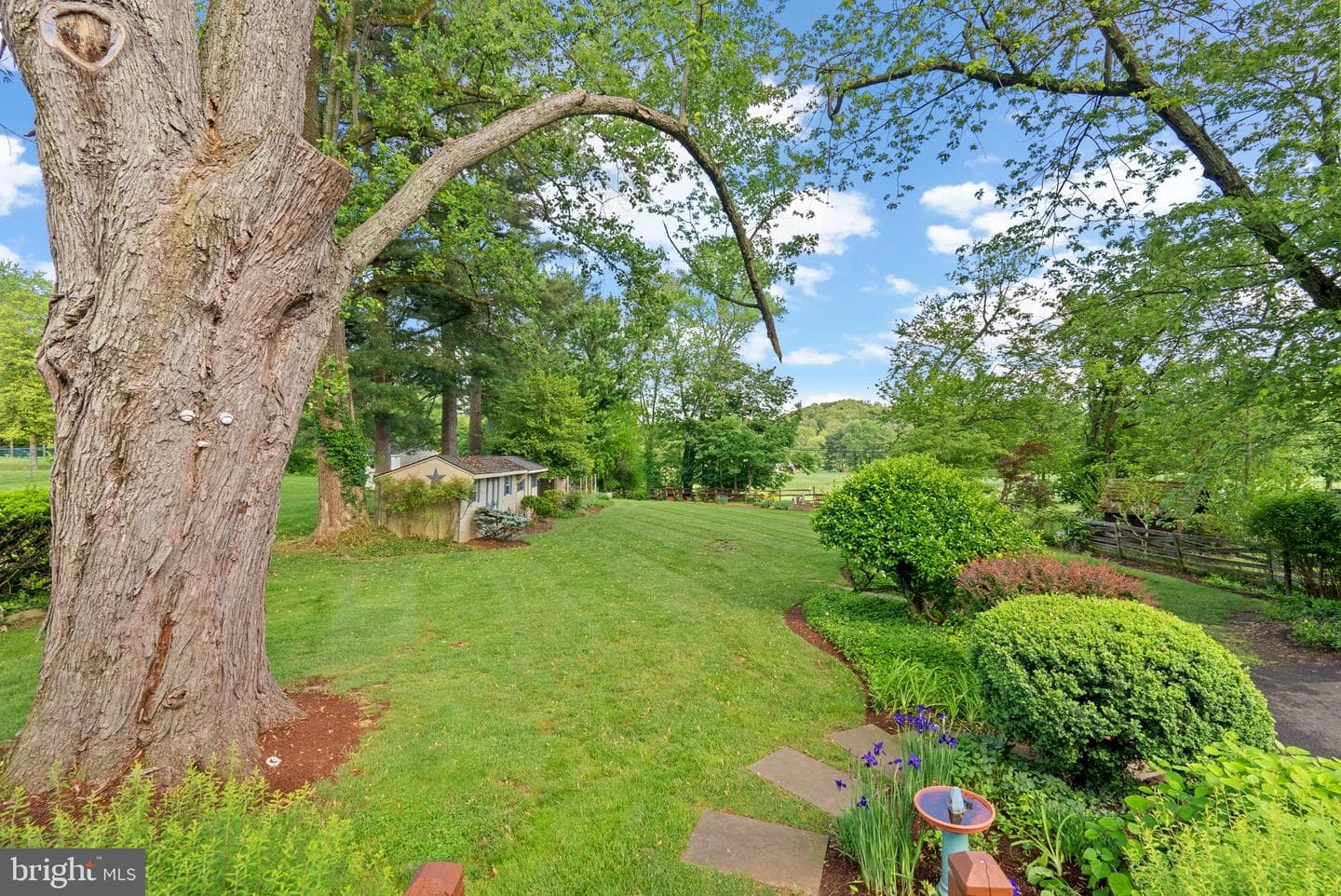 7032 Warfield Road photo 31