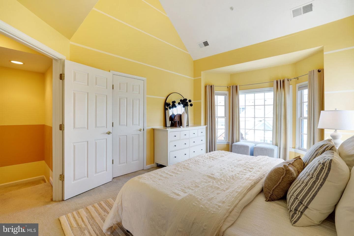 302 Fallsgrove Drive photo 30