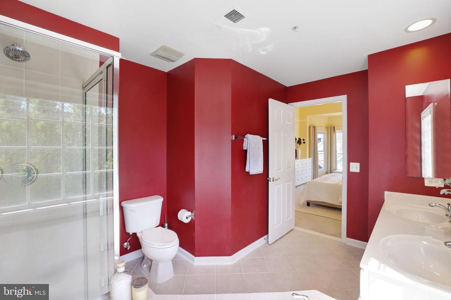 302 Fallsgrove Drive photo 39