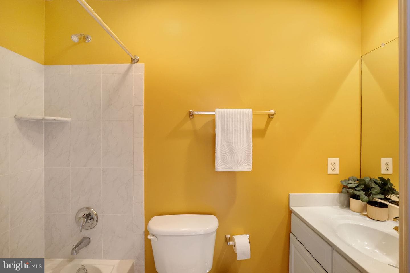 302 Fallsgrove Drive photo 44