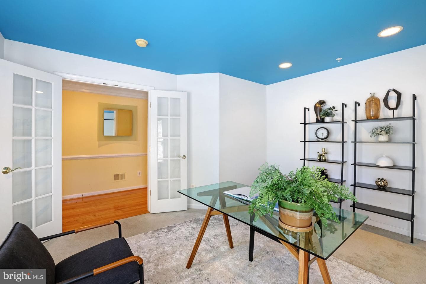 302 Fallsgrove Drive photo 8