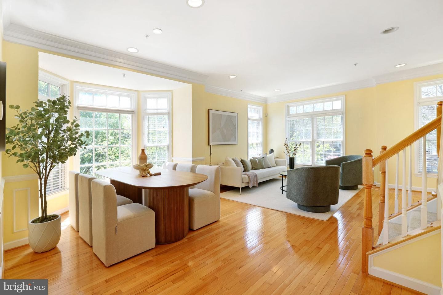 302 Fallsgrove Drive photo 9