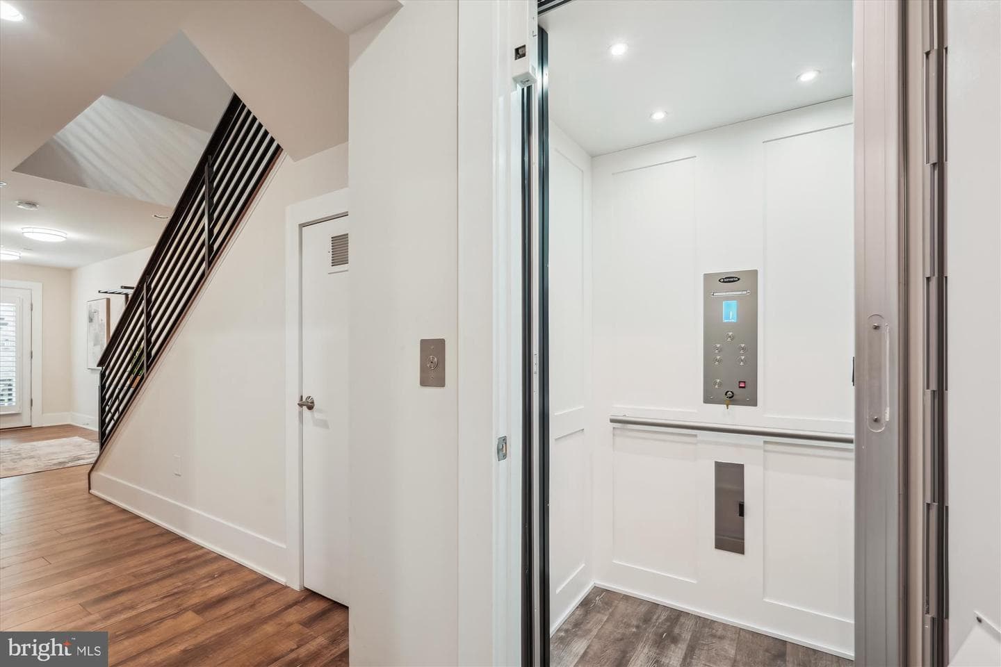 10010 Laureate Way photo 15