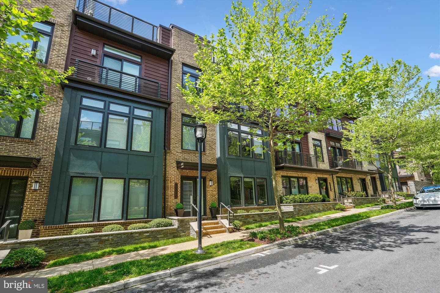 10010 Laureate Way photo 2
