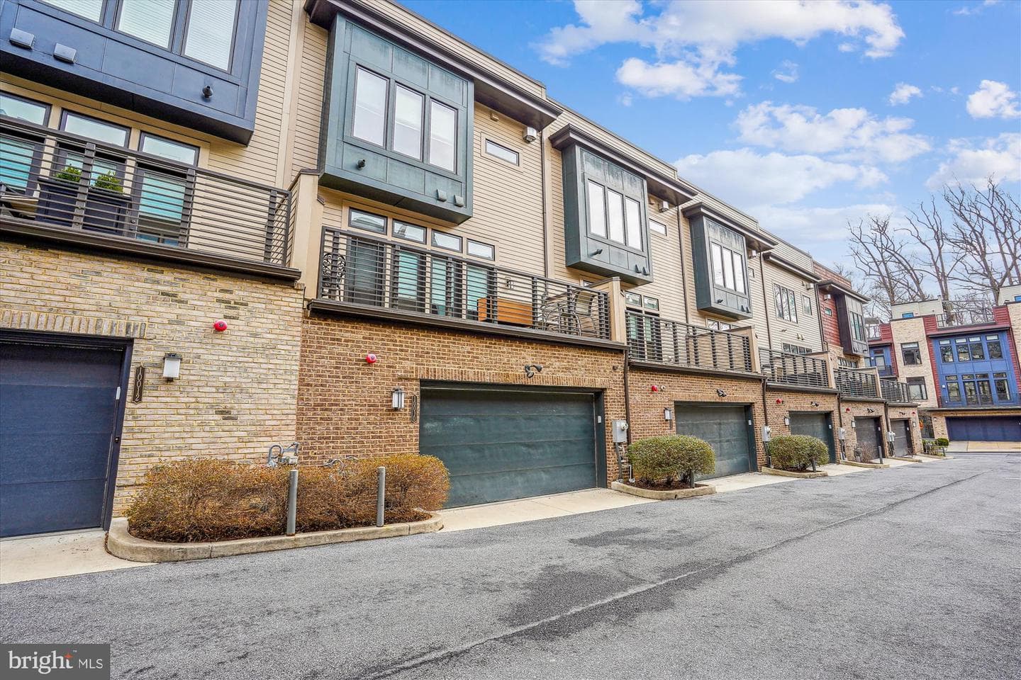 10010 Laureate Way photo 4