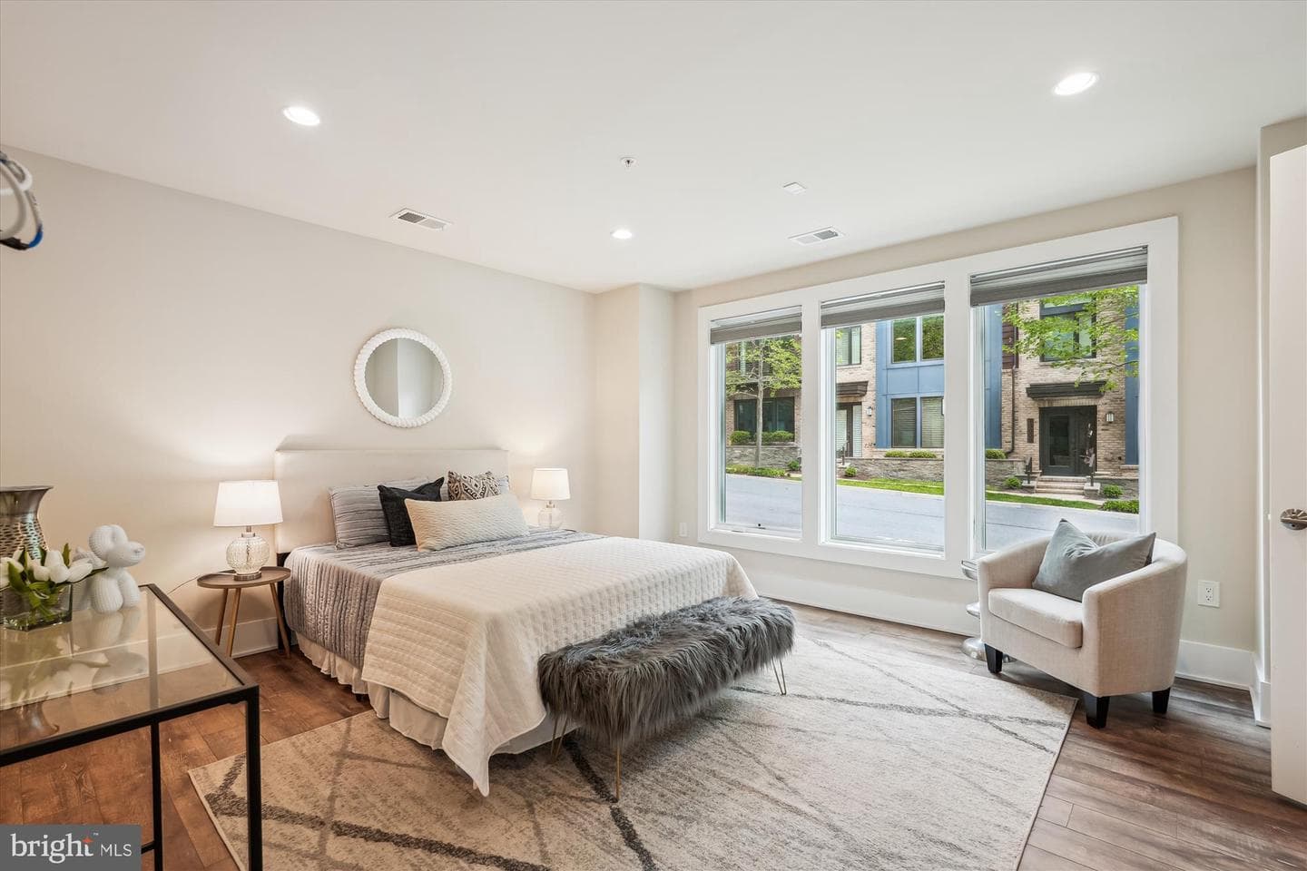 10010 Laureate Way photo 7