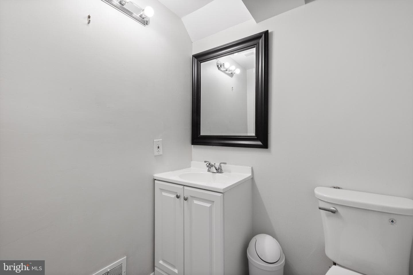 916 Hyde Road photo 24