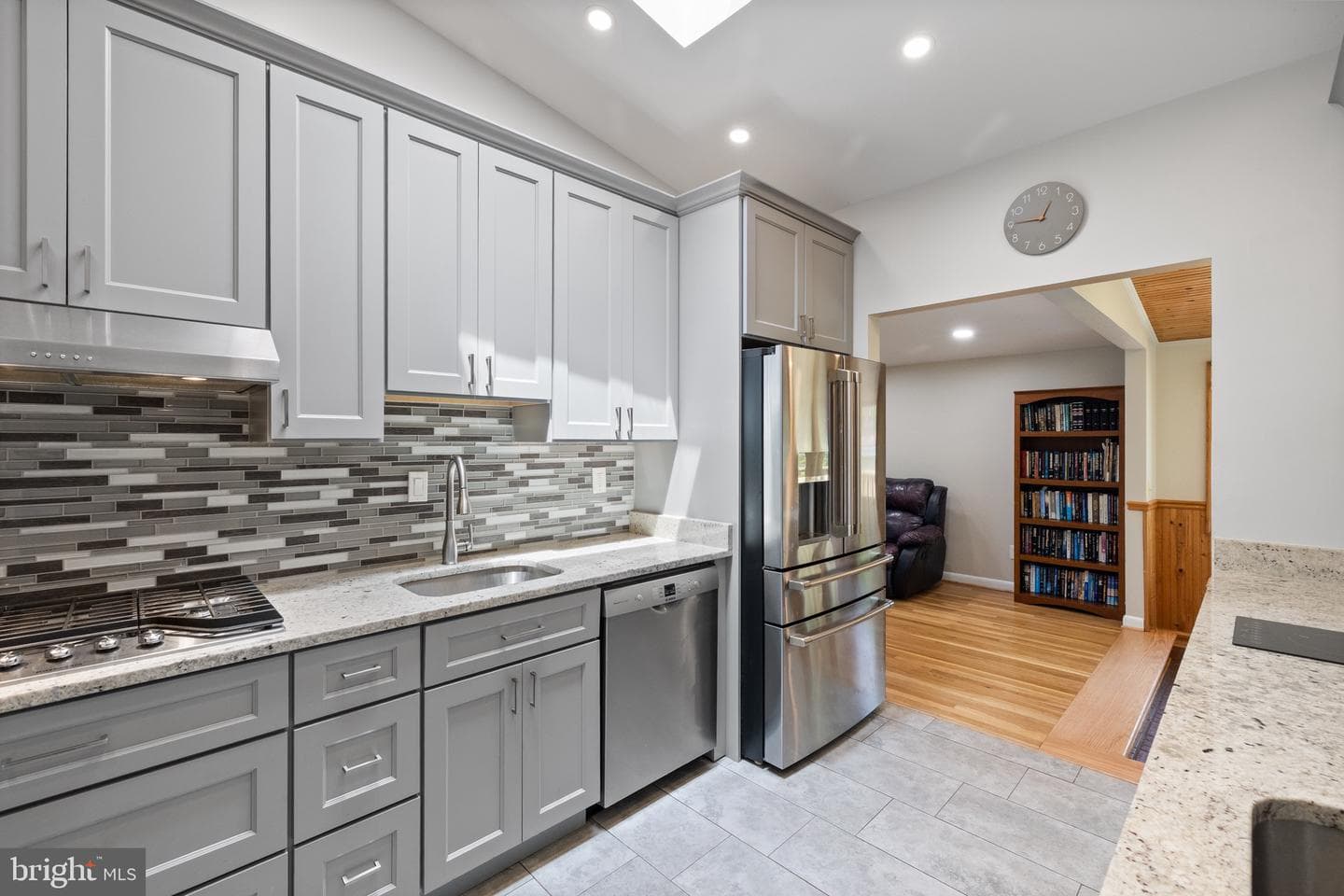 916 Hyde Road photo 3