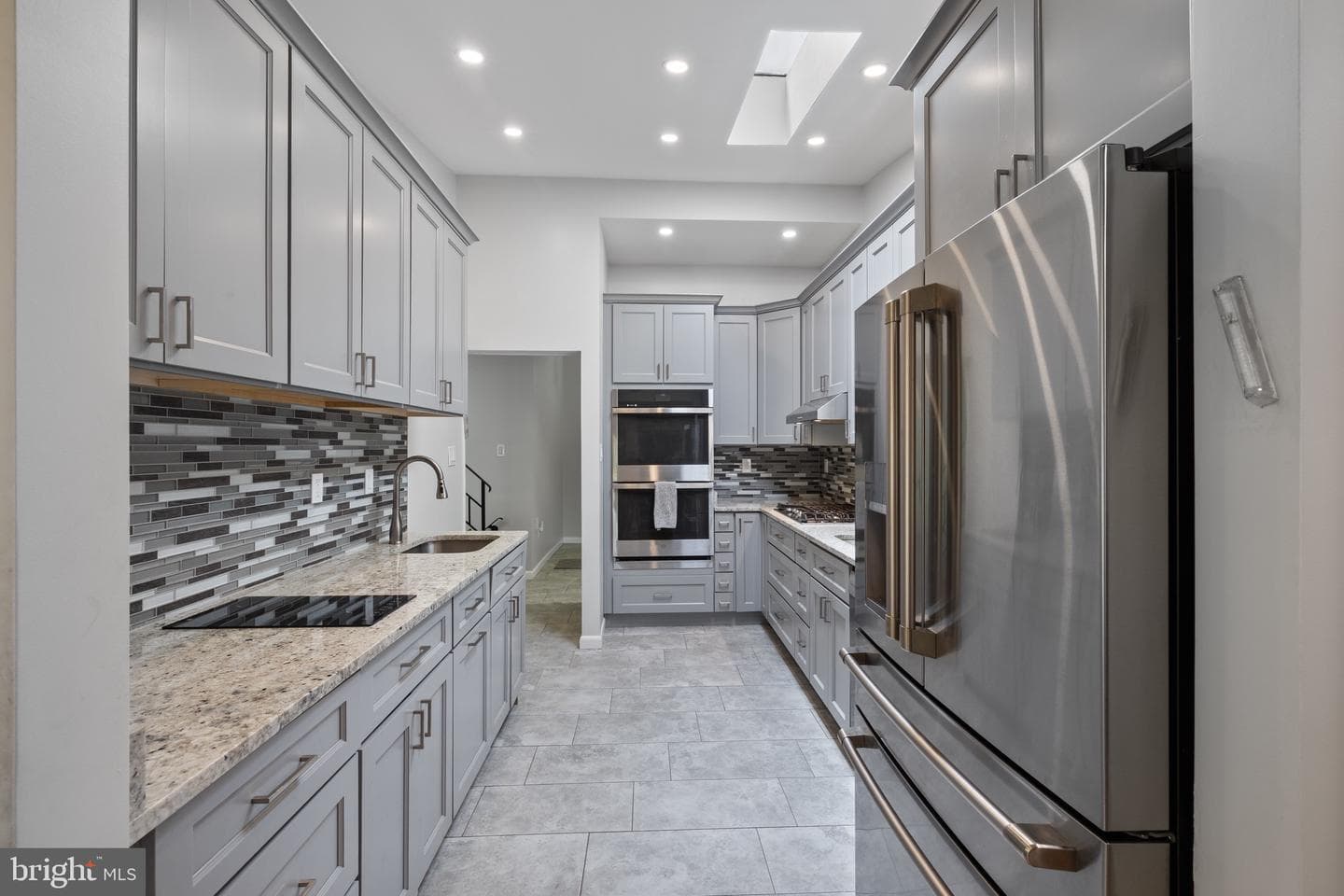 916 Hyde Road photo 4
